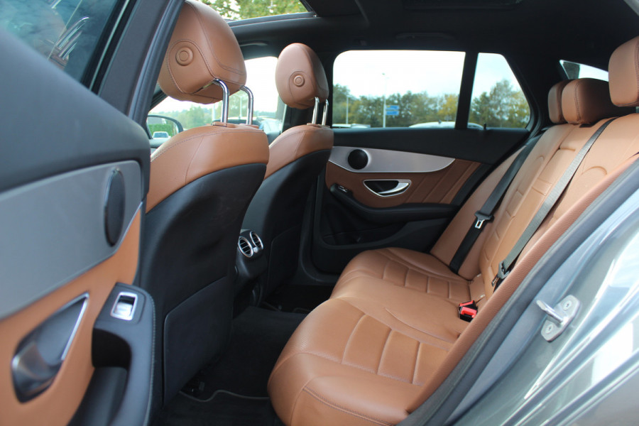 Mercedes-Benz C-Klasse Estate 180 Business Solution AMG / Panoramadak / Camera / Leder / Navigatie / 18'' / DAB / Stoelverwarming / Cruise Control