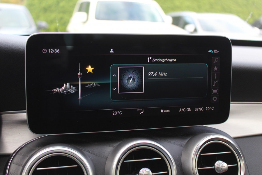 Mercedes-Benz C-Klasse Estate 180 Business Solution AMG / Panoramadak / Camera / Leder / Navigatie / 18'' / DAB / Stoelverwarming / Cruise Control