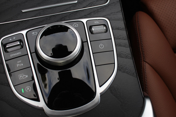 Mercedes-Benz C-Klasse Estate 180 Business Solution AMG / Panoramadak / Camera / Leder / Navigatie / 18'' / DAB / Stoelverwarming / Cruise Control