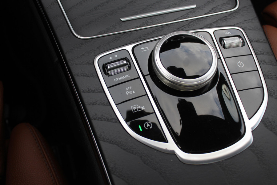 Mercedes-Benz C-Klasse Estate 180 Business Solution AMG / Panoramadak / Camera / Leder / Navigatie / 18'' / DAB / Stoelverwarming / Cruise Control