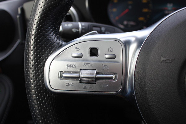Mercedes-Benz C-Klasse Estate 180 Business Solution AMG / Panoramadak / Camera / Leder / Navigatie / 18'' / DAB / Stoelverwarming / Cruise Control