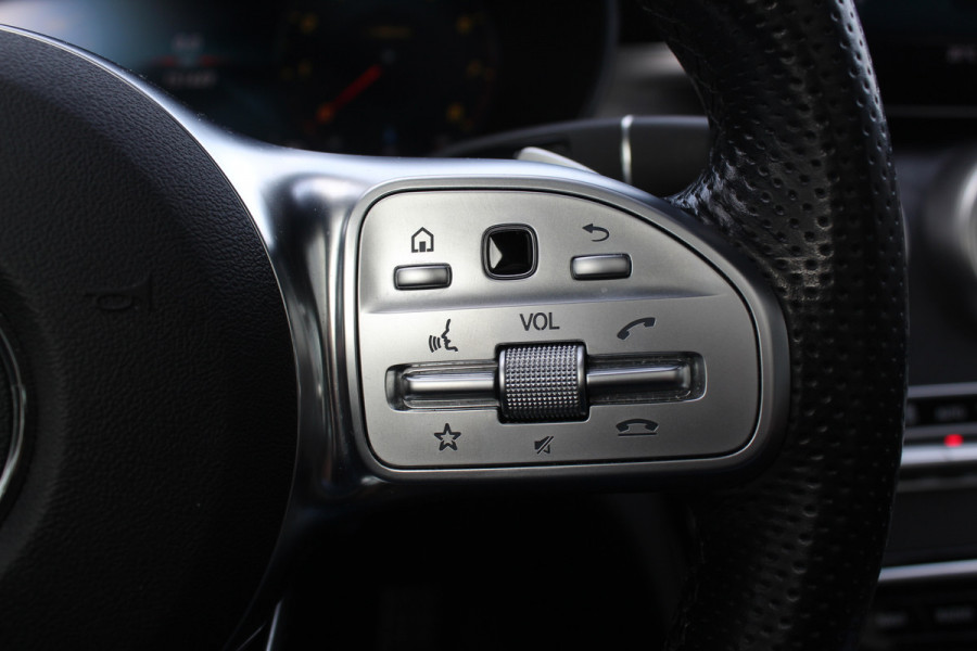 Mercedes-Benz C-Klasse Estate 180 Business Solution AMG / Panoramadak / Camera / Leder / Navigatie / 18'' / DAB / Stoelverwarming / Cruise Control