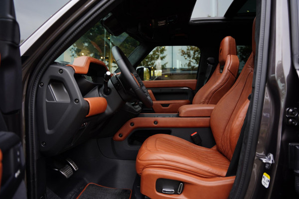 Land Rover Defender 110 P 635 V 8 Octa One of One Lamborghini Leather Land Rover Defender 110 P 635 V 8 Octa One of One Lamborghini Leather