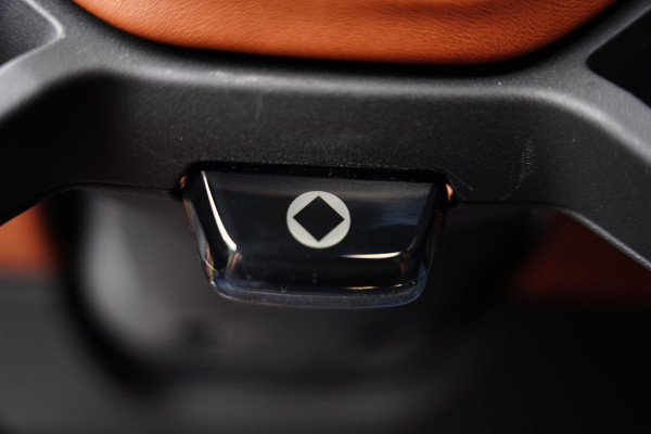 Land Rover Defender 110 P 635 V 8 Octa One of One Lamborghini Leather Land Rover Defender 110 P 635 V 8 Octa One of One Lamborghini Leather