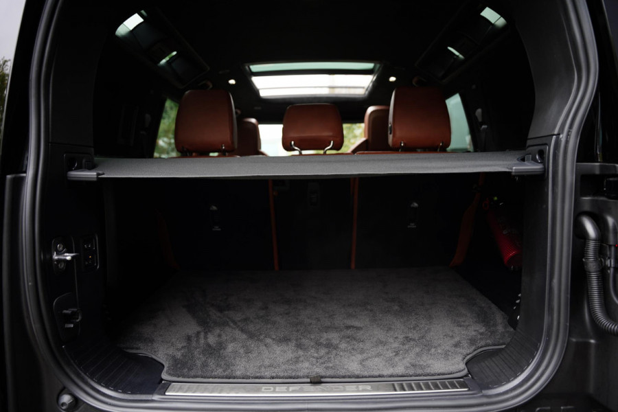 Land Rover Defender 110 P 635 V 8 Octa One of One Lamborghini Leather Land Rover Defender 110 P 635 V 8 Octa One of One Lamborghini Leather