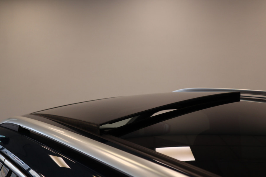 Volkswagen Tiguan 1.5 TSI R-Line Business+ Pano IQ-Light Park Assist Trekhaak