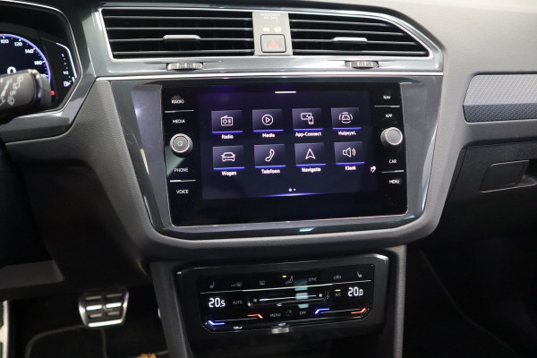 Volkswagen Tiguan 1.5 TSI R-Line Business+ Pano IQ-Light Park Assist Trekhaak