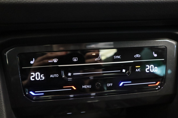 Volkswagen Tiguan 1.5 TSI R-Line Business+ Pano IQ-Light Park Assist Trekhaak