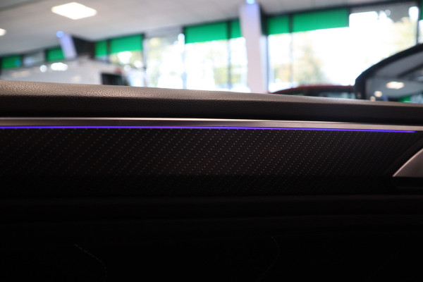 Volkswagen Tiguan 1.5 TSI R-Line Business+ Pano IQ-Light Park Assist Trekhaak