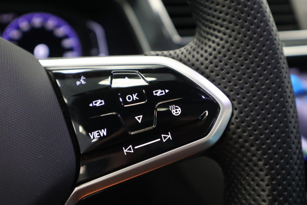 Volkswagen Tiguan 1.5 TSI R-Line Business+ Pano IQ-Light Park Assist Trekhaak