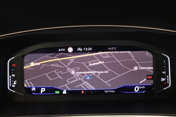 Volkswagen Tiguan 1.5 TSI R-Line Business+ Pano IQ-Light Park Assist Trekhaak