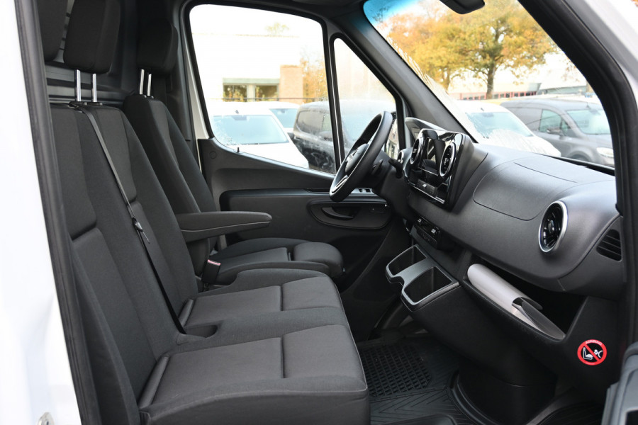 Mercedes-Benz Sprinter 315 CDI L1H1 RWD 10.25 inch MBUX met navigatie en camera, Trekhaak Mercedes-Benz Sprinter 315 CDI L1H1 RWD 10.25 inch MBUX met navigatie en camera, Trekhaak