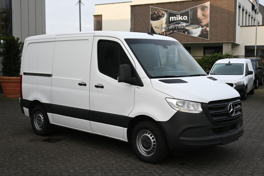 Mercedes-Benz Sprinter 315 CDI L1H1 RWD 10.25 inch MBUX met navigatie en camera, Trekhaak Mercedes-Benz Sprinter 315 CDI L1H1 RWD 10.25 inch MBUX met navigatie en camera, Trekhaak
