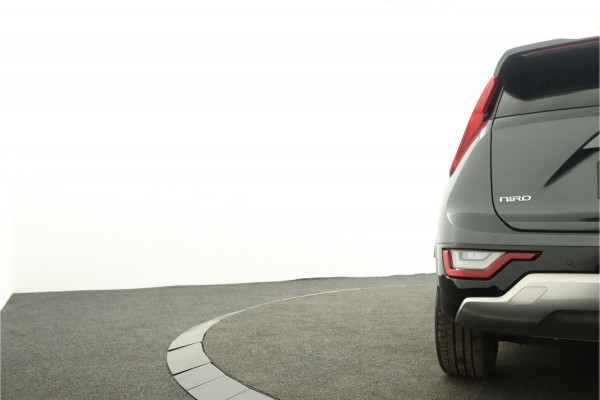 Kia Niro 1.6 GDi Hybrid ExecutiveLine Apple Carplay/Android Auto - Cruise Control - Dodehoekdetectie - Navigatie - Schuif/Kanteldak - Stuur/Stoelverwarming - Fabrieksgarantie tot 06-2031 Kia Niro 1.6 GDi Hybrid ExecutiveLine Apple Carplay/Android Auto - Cruise Control - Dodehoekdetectie - Navigatie - Schuif/Kanteldak - Stuur/Stoelverwarming - Fabrieksgarantie tot 06-2031