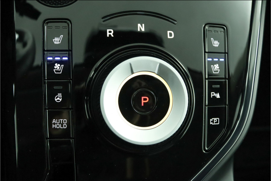 Kia Niro 1.6 GDi Hybrid ExecutiveLine Apple Carplay/Android Auto - Cruise Control - Dodehoekdetectie - Navigatie - Schuif/Kanteldak - Stuur/Stoelverwarming - Fabrieksgarantie tot 06-2031 Kia Niro 1.6 GDi Hybrid ExecutiveLine Apple Carplay/Android Auto - Cruise Control - Dodehoekdetectie - Navigatie - Schuif/Kanteldak - Stuur/Stoelverwarming - Fabrieksgarantie tot 06-2031