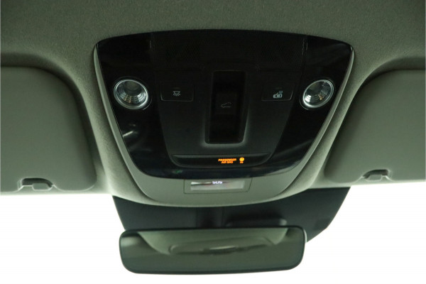 Kia Niro 1.6 GDi Hybrid ExecutiveLine Apple Carplay/Android Auto - Cruise Control - Dodehoekdetectie - Navigatie - Schuif/Kanteldak - Stuur/Stoelverwarming - Fabrieksgarantie tot 06-2031 Kia Niro 1.6 GDi Hybrid ExecutiveLine Apple Carplay/Android Auto - Cruise Control - Dodehoekdetectie - Navigatie - Schuif/Kanteldak - Stuur/Stoelverwarming - Fabrieksgarantie tot 06-2031