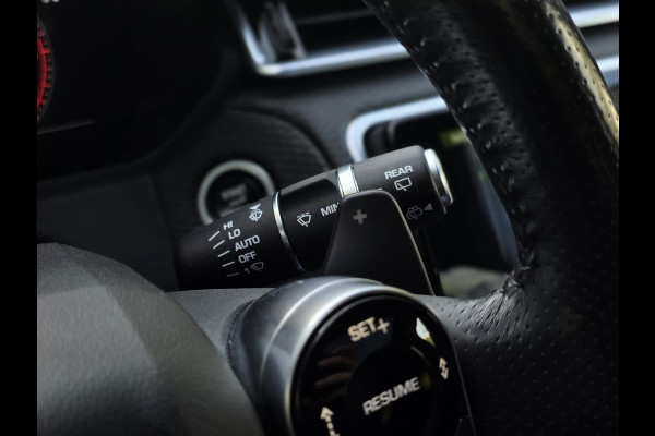 Land Rover Range Rover Velar 3.0 V6 AWD HSE|PANO|STUURVERW!|BLINDSPOT! Land Rover Range Rover Velar 3.0 V6 AWD HSE|PANO|STUURVERW!|BLINDSPOT!