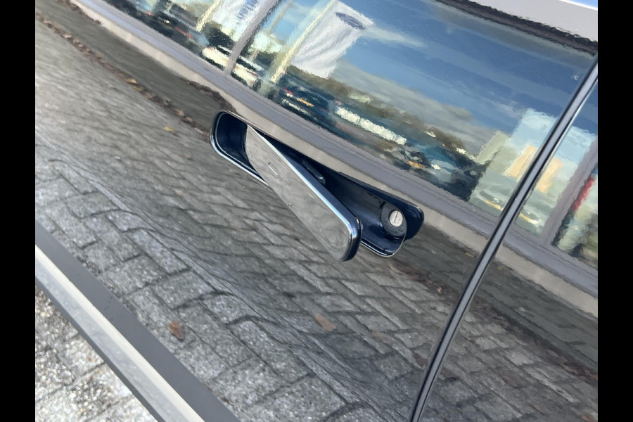 Kia EV3 Plus 81.4 kWh Zuid | Warmtepomp | 204 PK | Stoelverwarming | Stuurverwarming | BLIS | 19 inch Licht metaal Kia EV3 Plus 81.4 kWh Zuid | Warmtepomp | 204 PK | Stoelverwarming | Stuurverwarming | BLIS | 19 inch Licht metaal