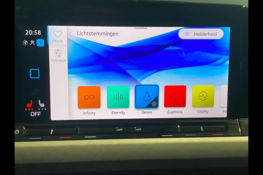 Volkswagen GOLF Variant 1.0 eTSI Carplay Virtual Navigatie Stoel stuurverw PDC IQ Drive ACC