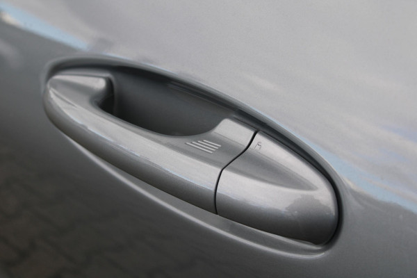 Ford Puma 1.0 EcoBoost Hybrid Titanium 125pk | NIEUWE MODEL! | Winterpack | Driver Assistance Pack | Comfort Pack | Panoramadak | Matrix LED