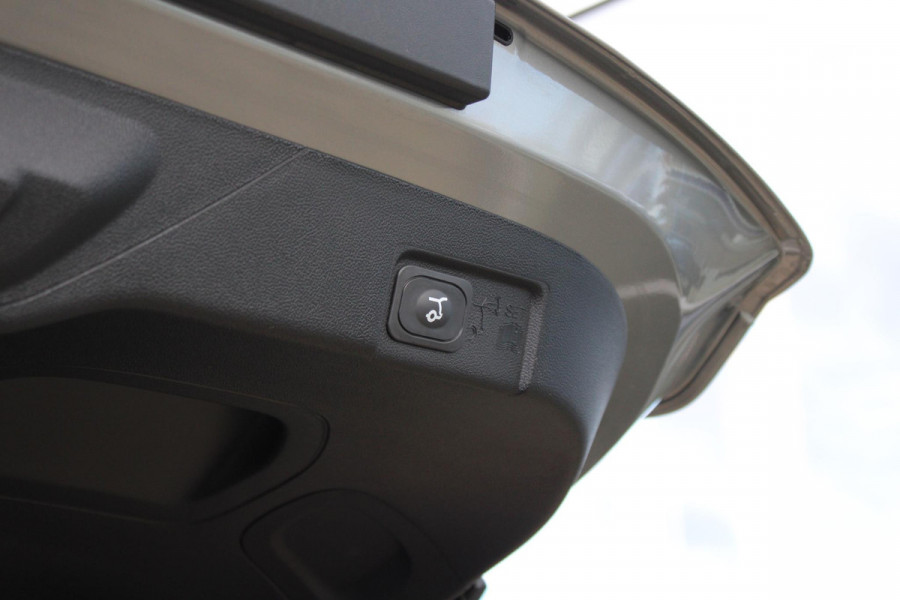 Ford Puma 1.0 EcoBoost Hybrid Titanium 125pk | NIEUWE MODEL! | Winterpack | Driver Assistance Pack | Comfort Pack | Panoramadak | Matrix LED