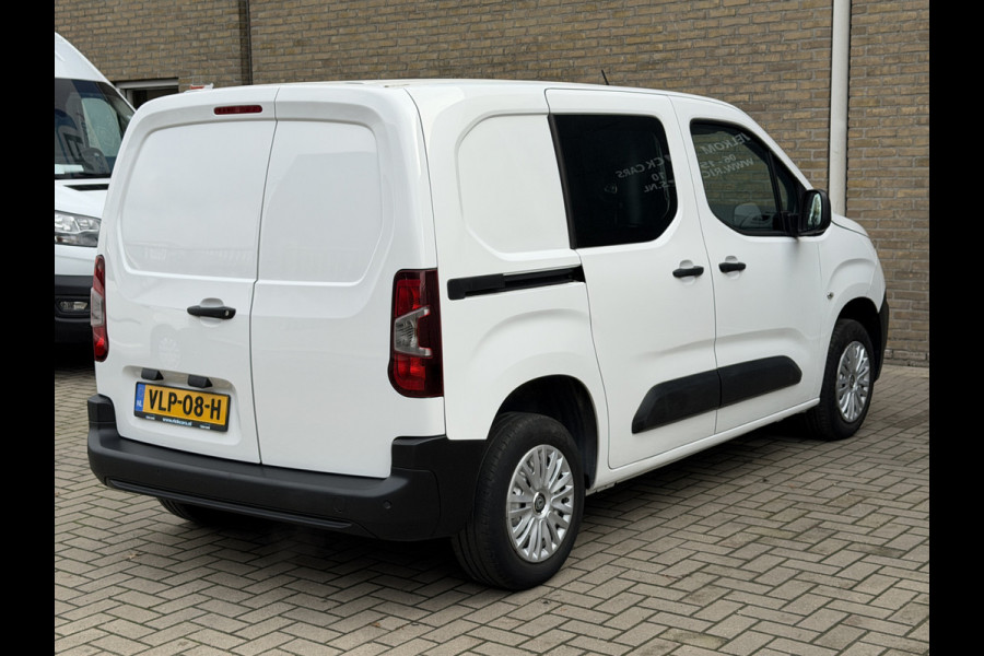 Peugeot Partner 1.2 111PK EURO 6 PureTech Premium CarPlay/cruise control/navigatie systeem Peugeot Partner 1.2 111PK EURO 6 PureTech Premium CarPlay/cruise control/navigatie systeem