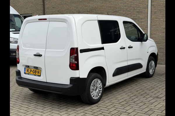 Peugeot Partner 1.2 111PK EURO 6 PureTech Premium CarPlay/cruise control/navigatie systeem Peugeot Partner 1.2 111PK EURO 6 PureTech Premium CarPlay/cruise control/navigatie systeem