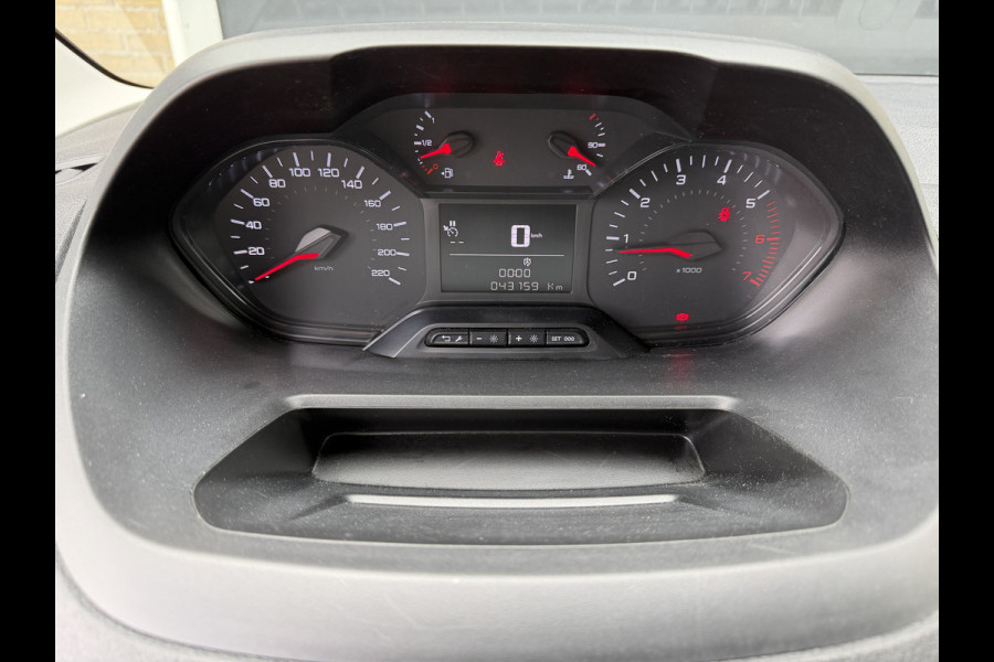 Peugeot Partner 1.2 111PK EURO 6 PureTech Premium CarPlay/cruise control/navigatie systeem Peugeot Partner 1.2 111PK EURO 6 PureTech Premium CarPlay/cruise control/navigatie systeem