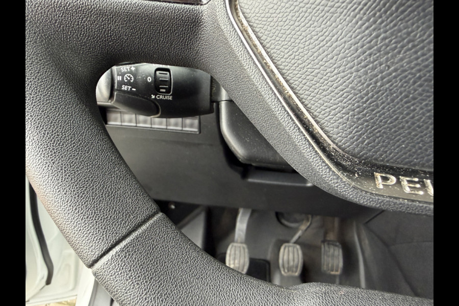 Peugeot Partner 1.2 111PK EURO 6 PureTech Premium CarPlay/cruise control/navigatie systeem Peugeot Partner 1.2 111PK EURO 6 PureTech Premium CarPlay/cruise control/navigatie systeem
