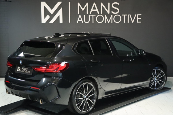 BMW 1-serie 120i M Sport / PANODAK / KEYLESS / DODEHOEK / STUUR+STOELVERW BMW 1-serie 120i M Sport / PANODAK / KEYLESS / DODEHOEK / STUUR+STOELVERW