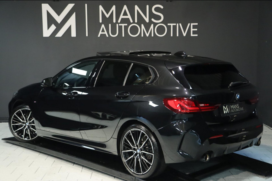 BMW 1-serie 120i M Sport / PANODAK / KEYLESS / DODEHOEK / STUUR+STOELVERW BMW 1-serie 120i M Sport / PANODAK / KEYLESS / DODEHOEK / STUUR+STOELVERW