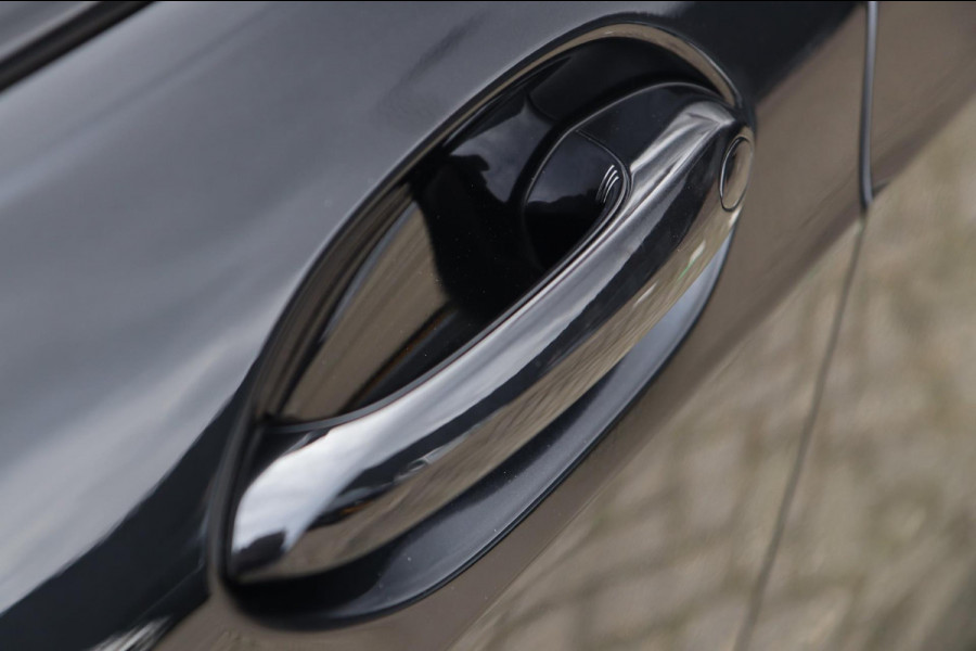 BMW 1-serie 120i M Sport / PANODAK / KEYLESS / DODEHOEK / STUUR+STOELVERW BMW 1-serie 120i M Sport / PANODAK / KEYLESS / DODEHOEK / STUUR+STOELVERW