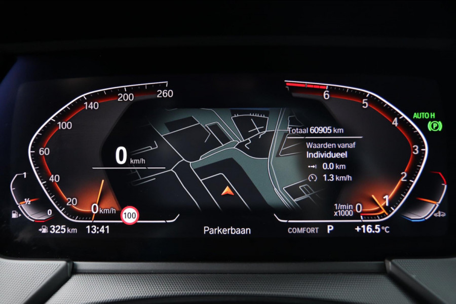 BMW 1-serie 120i M Sport / PANODAK / KEYLESS / DODEHOEK / STUUR+STOELVERW BMW 1-serie 120i M Sport / PANODAK / KEYLESS / DODEHOEK / STUUR+STOELVERW