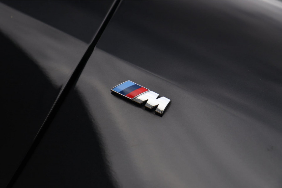 BMW 1-serie 120i M Sport / PANODAK / KEYLESS / DODEHOEK / STUUR+STOELVERW BMW 1-serie 120i M Sport / PANODAK / KEYLESS / DODEHOEK / STUUR+STOELVERW