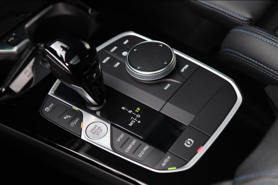 BMW 1-serie 120i M Sport / PANODAK / KEYLESS / DODEHOEK / STUUR+STOELVERW BMW 1-serie 120i M Sport / PANODAK / KEYLESS / DODEHOEK / STUUR+STOELVERW