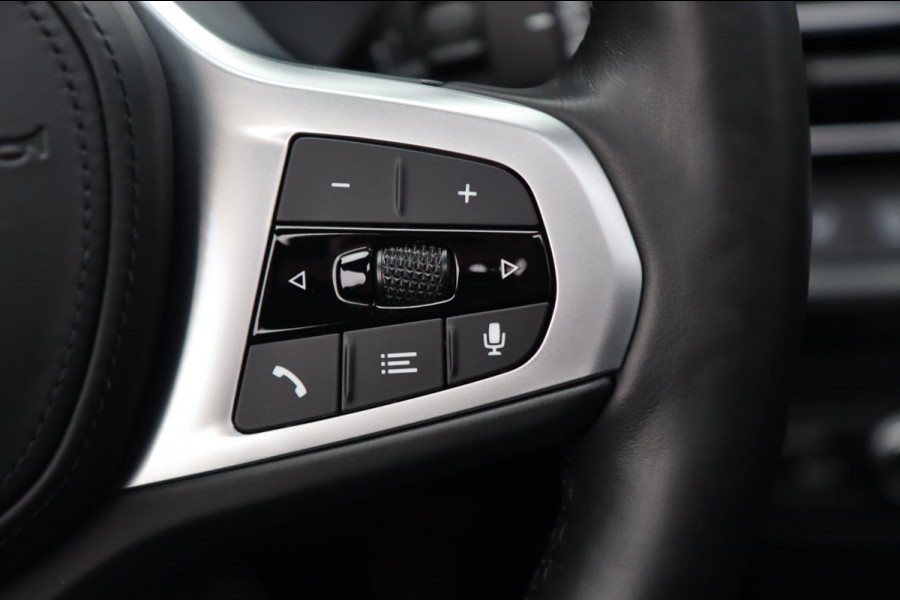 BMW 1-serie 120i M Sport / PANODAK / KEYLESS / DODEHOEK / STUUR+STOELVERW BMW 1-serie 120i M Sport / PANODAK / KEYLESS / DODEHOEK / STUUR+STOELVERW