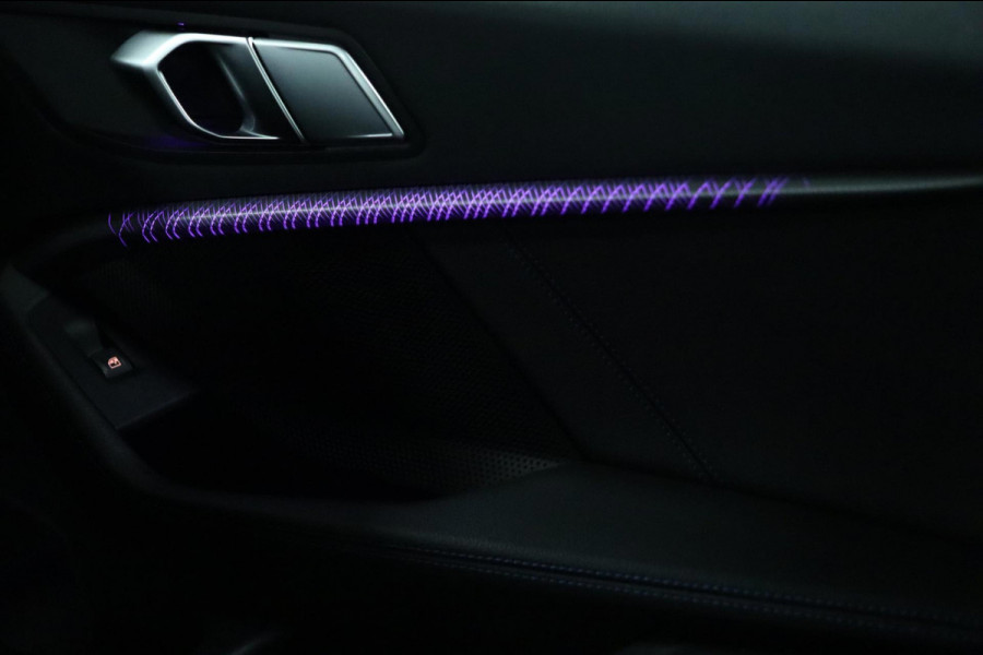 BMW 1-serie 120i M Sport / PANODAK / KEYLESS / DODEHOEK / STUUR+STOELVERW BMW 1-serie 120i M Sport / PANODAK / KEYLESS / DODEHOEK / STUUR+STOELVERW