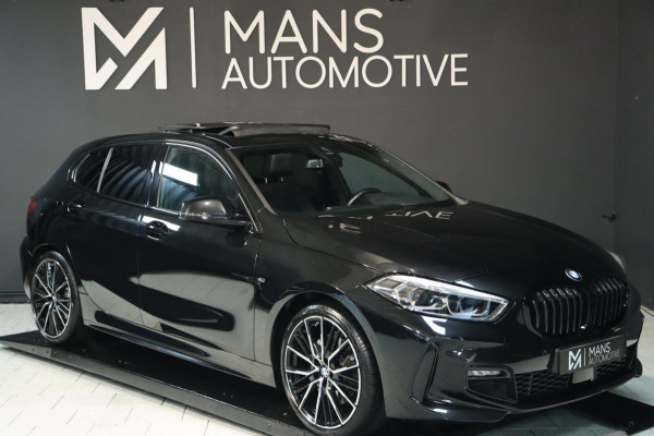 BMW 1-serie 120i M Sport / PANODAK / KEYLESS / DODEHOEK / STUUR+STOELVERW BMW 1-serie 120i M Sport / PANODAK / KEYLESS / DODEHOEK / STUUR+STOELVERW