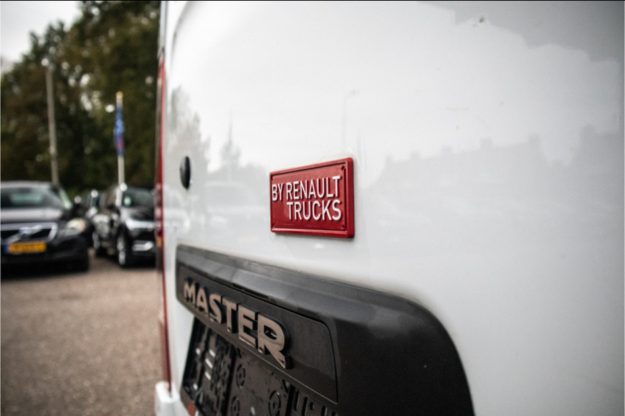 Renault Master T35 2.3 dCi 150 L3H2 Energy Glasrek, imperial, navi, airco Renault Master T35 2.3 dCi 150 L3H2 Energy Glasrek, imperial, navi, airco