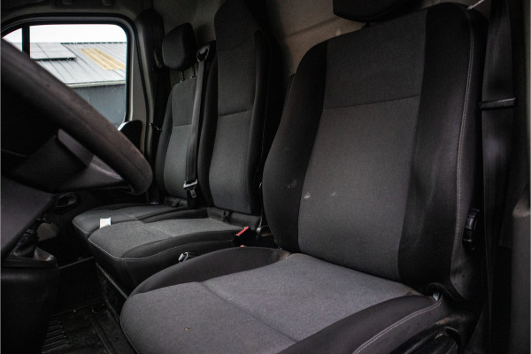 Renault Master T35 2.3 dCi 150 L3H2 Energy Glasrek, imperial, navi, airco Renault Master T35 2.3 dCi 150 L3H2 Energy Glasrek, imperial, navi, airco