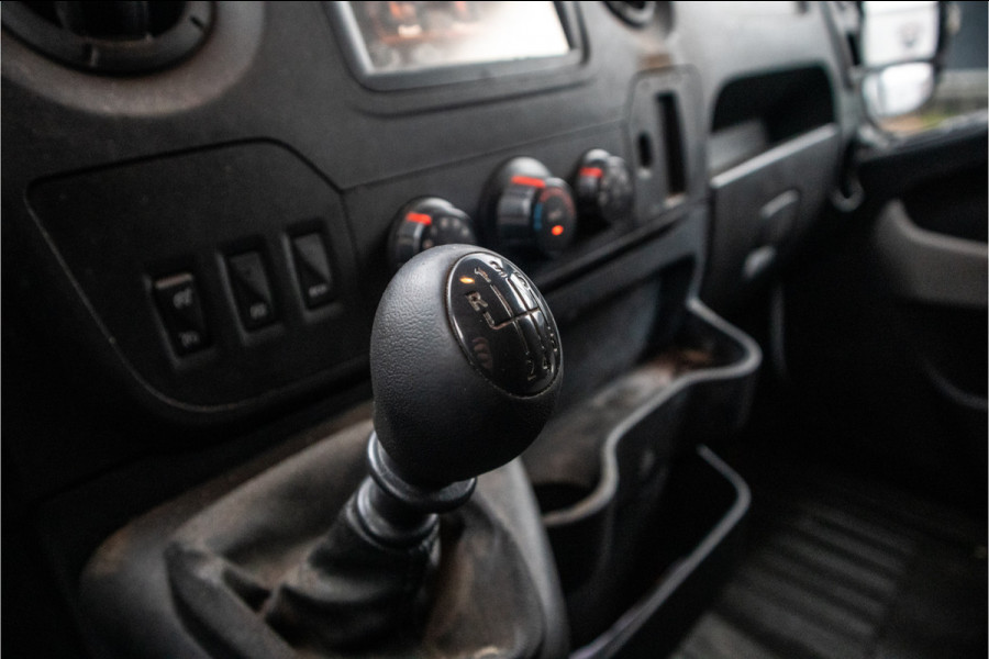 Renault Master T35 2.3 dCi 150 L3H2 Energy Glasrek, imperial, navi, airco Renault Master T35 2.3 dCi 150 L3H2 Energy Glasrek, imperial, navi, airco