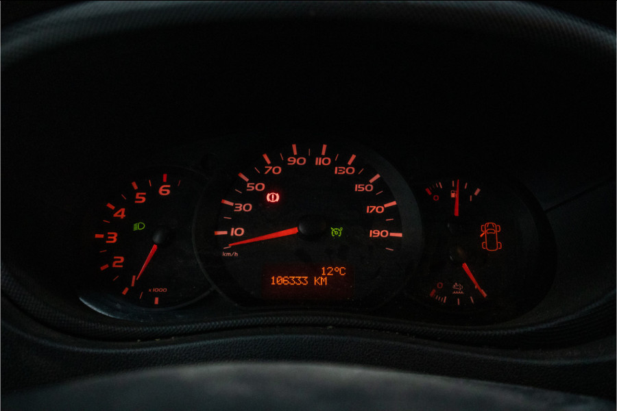 Renault Master T35 2.3 dCi 150 L3H2 Energy Glasrek, imperial, navi, airco Renault Master T35 2.3 dCi 150 L3H2 Energy Glasrek, imperial, navi, airco