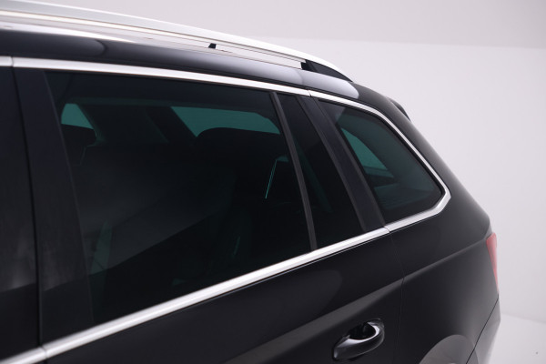 Škoda Superb Combi 1.5 TSI ACT Sportline Business Camera, Stoelverwarming, Panorama schuif/kantel, Apple Carplay