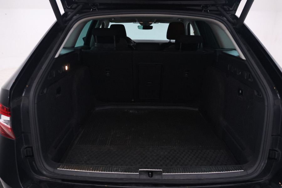 Škoda Superb Combi 1.5 TSI ACT Sportline Business Camera, Stoelverwarming, Panorama schuif/kantel, Apple Carplay