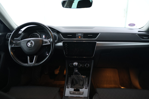 Škoda Superb Combi 1.5 TSI ACT Sportline Business Camera, Stoelverwarming, Panorama schuif/kantel, Apple Carplay