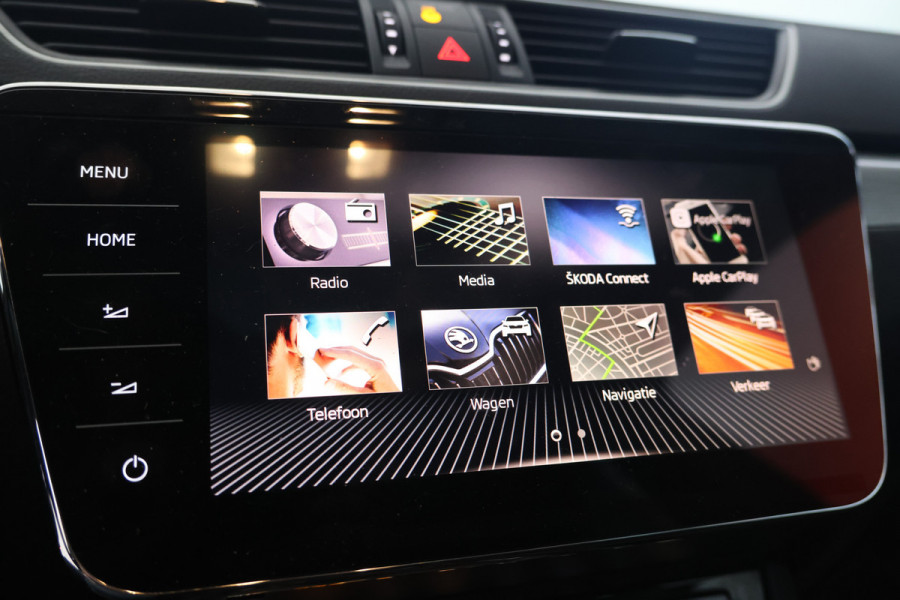 Škoda Superb Combi 1.5 TSI ACT Sportline Business Camera, Stoelverwarming, Panorama schuif/kantel, Apple Carplay