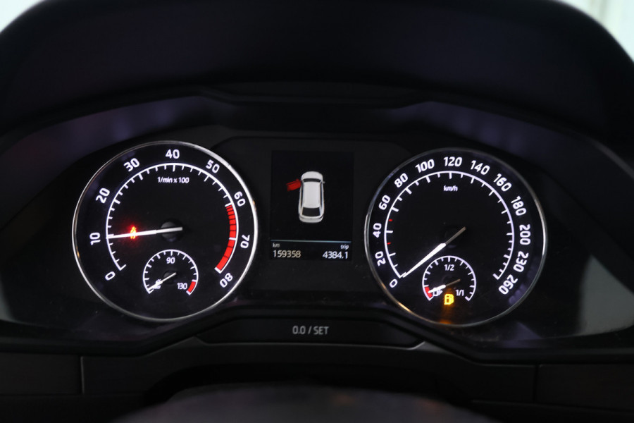 Škoda Superb Combi 1.5 TSI ACT Sportline Business Camera, Stoelverwarming, Panorama schuif/kantel, Apple Carplay