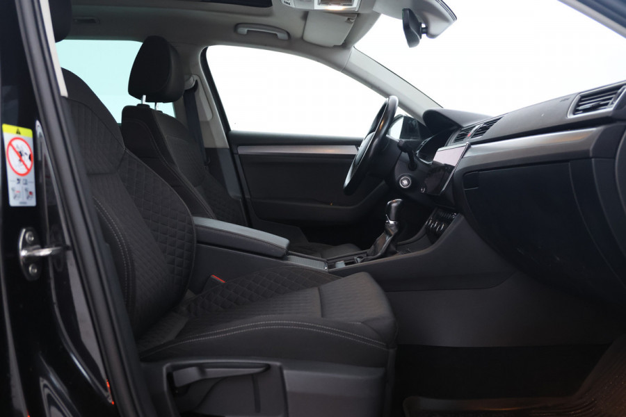 Škoda Superb Combi 1.5 TSI ACT Sportline Business Camera, Stoelverwarming, Panorama schuif/kantel, Apple Carplay