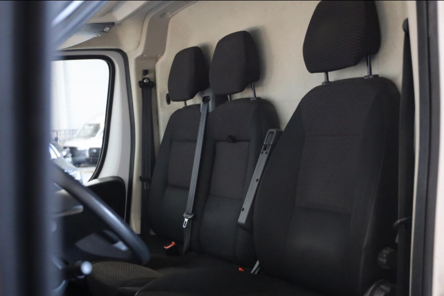 Peugeot Boxer 335 2.2 BlueHDi L2/H2 CAMERA TREKHAAK AIRCO NAVI CRUISE CONTROL LEASE v/a € 144,-p.m. Inruil mogelijk Peugeot Boxer 335 2.2 BlueHDi L2/H2 CAMERA TREKHAAK AIRCO NAVI CRUISE CONTROL LEASE v/a € 144,-p.m. Inruil mogelijk