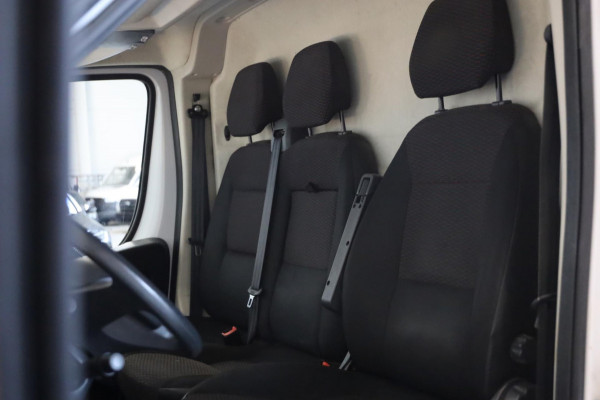 Peugeot Boxer 335 2.2 BlueHDi L2/H2 CAMERA TREKHAAK AIRCO NAVI CRUISE CONTROL LEASE v/a € 144,-p.m. Inruil mogelijk Peugeot Boxer 335 2.2 BlueHDi L2/H2 CAMERA TREKHAAK AIRCO NAVI CRUISE CONTROL LEASE v/a € 144,-p.m. Inruil mogelijk